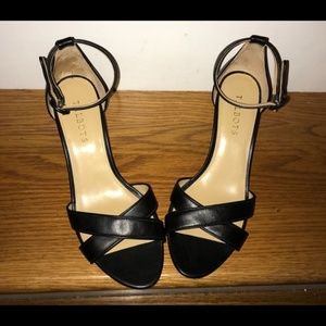 Talbots - Size 8 Black Wedges